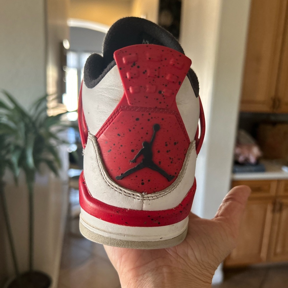 NIKE AIR JORDAN FOURS (IV) RETRO 6YOUTH; Fire Red / White - Picture 7 of 13